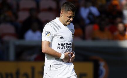 Bullean a 'Chicharito' Hernández por quejarse con Amazon