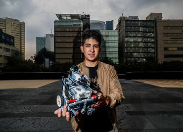 Joven de Xochimilco competirá en Olimpiada de Robótica en Tailandia
