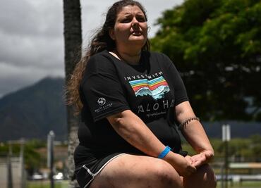 "El océano me salvó la vida": el angustiante escape de una sobreviviente al incendio en Hawái