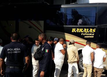 Trasladan a 250 reos a penal federal de Tierra Caliente