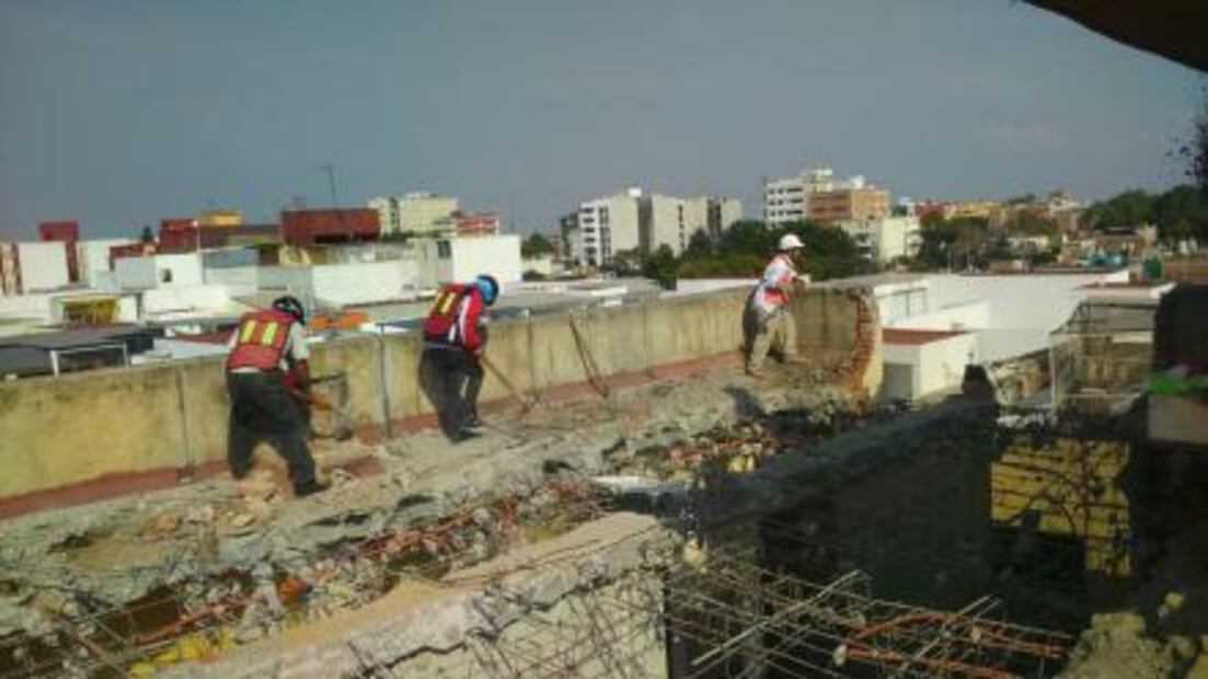 Avanzan trabajos de demolición del inmueble de Tokio 517