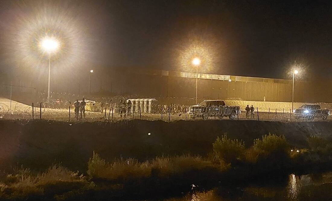 Migrantes a la espera en la frontera. FOTO: Especial