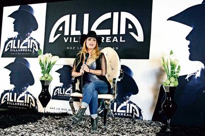 Tiene productor y esposo en uno