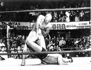 Conmemoran 101 años del nacimiento de El Santo