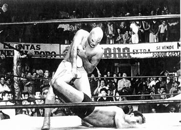 Conmemoran 101 años del nacimiento de El Santo