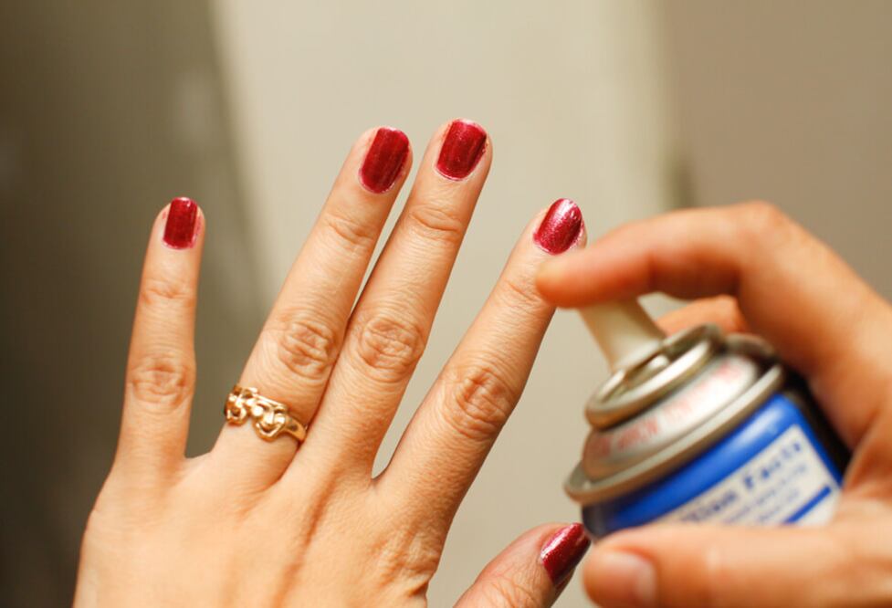 Esmalte de uñas en spray. Foto: Freepik