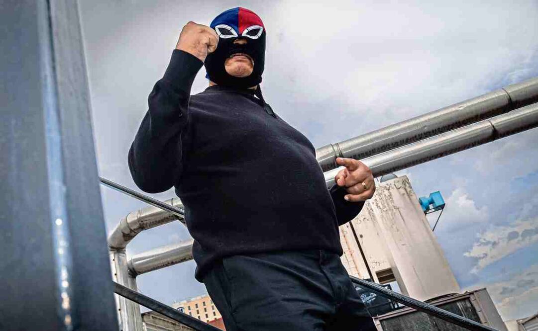 Es de los pocos que no perdió la máscara en apuestas. Foto: Germán Espinosa / EL UNIVERSAL