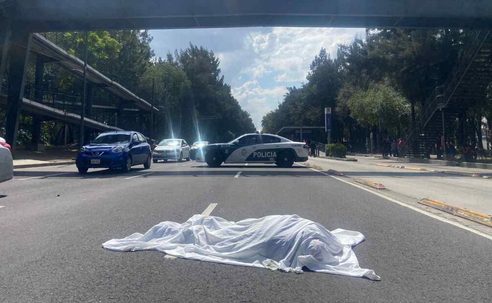 Adulto mayor muere arrollado por motociclista sobre Eje 4 Sur. Foto: Juan Carlos Williams/EL UNIVERSAL