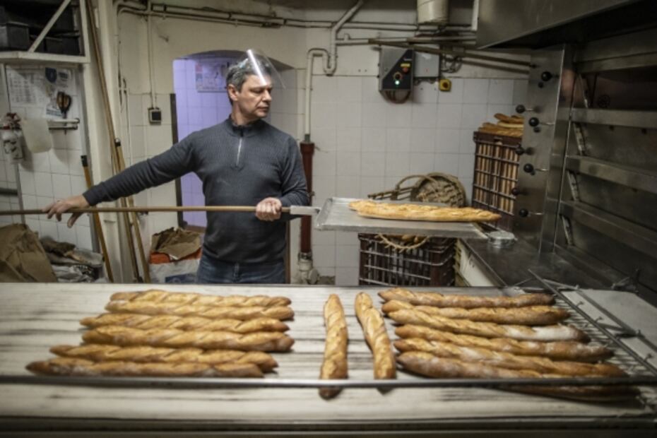 La baguete vs. el tejado parisino: una competencia por la declaración patrimonial de la Unesco