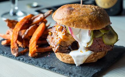 Hamburguesas con queso gorgonzola para festejar el Día del Padre