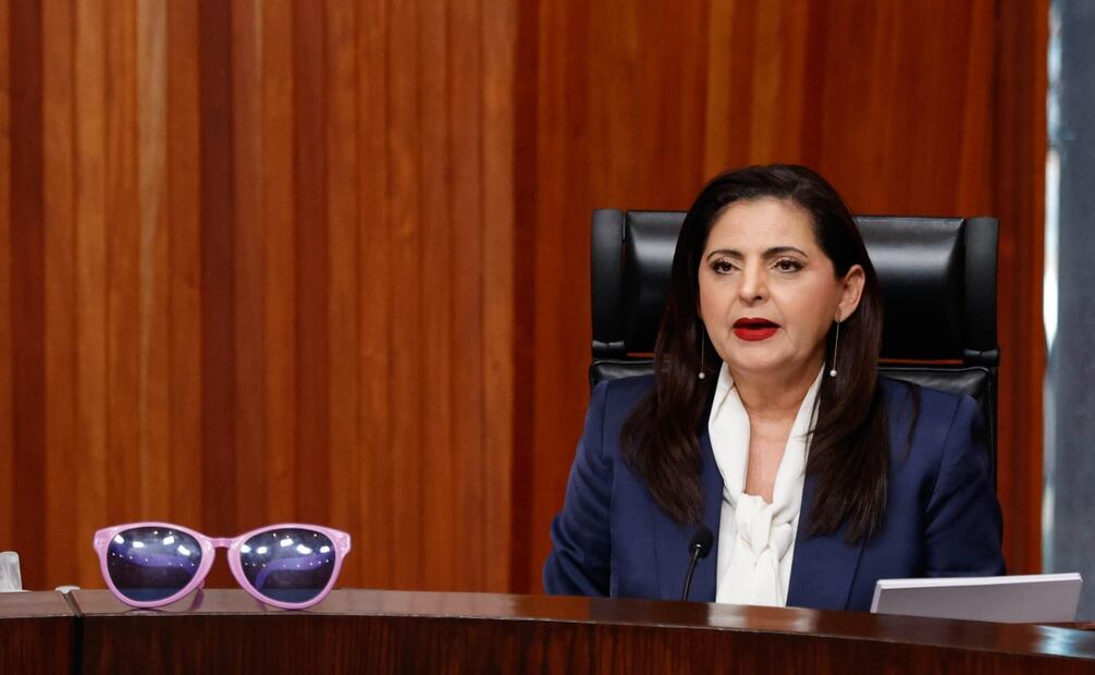 Las magistradas y magistrados del Tribunal Electoral del Poder Judicial de la Federación (TEPJF), Mónica Soto, Felipe de la Mata, Felipe Fuentes, Janine Madeline Otálora, y Reyes Rodríguez Mondragón, durante la sesión en el pleno de dicho recinto este miércoles 20 de agosto de 2025. Foto: Diego Simón Sánchez/ EL UNIVERSAL