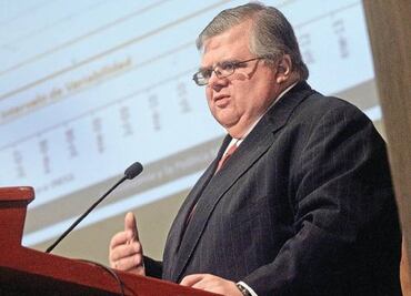 Mexico economy 'very likely' to grow above 3 pct in 2016-Carstens