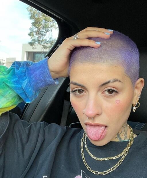 Cazzu estrena look para su nuevo sencillo "De Pari" 