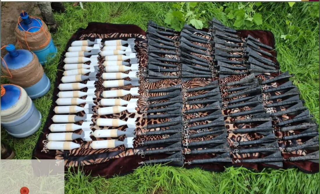 Se aseguraron artefactos explosivos improvisados y sesenta kilos de explosivos ANFO de alta potencia en dos municipios de Sinaloa (19/07/2025). Foto: Especial