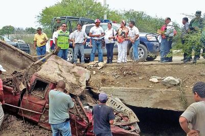 Tromba deja una desaparecida y 50 casas dañadas en Oaxaca