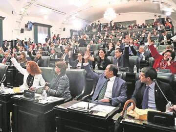 Excluyen trabajo sexual y voto a los 16, de proyecto de Constitución