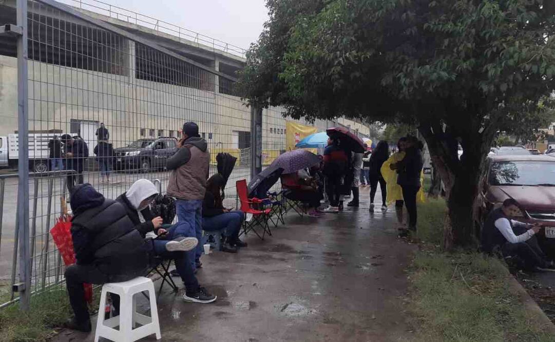 A seis horas de que se celebre el concierto de Luis Miguel, el Ayuntamiento de SLP alertó que no se han otorgado permisos para el evento planeado en el estadio Plan de San Luis. Foto: Regina Arellano. EL UNIVERSAL