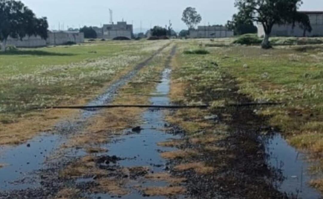 Fuga de combustible en Santiago Tlapacoya, en Pachuca Hidalgo, movilizó a elementos de seguridad. Foto: Especial.