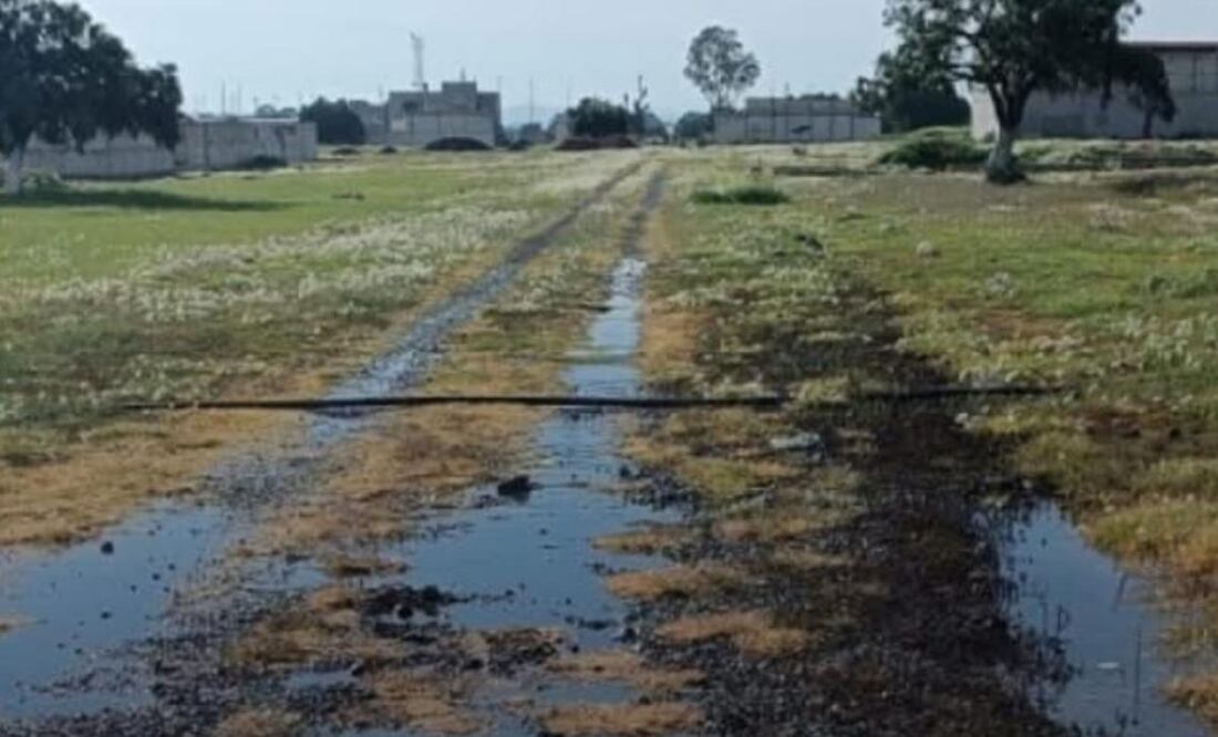 Fuga de combustible en Santiago Tlapacoya, en Pachuca Hidalgo, movilizó a elementos de seguridad. Foto: Especial.