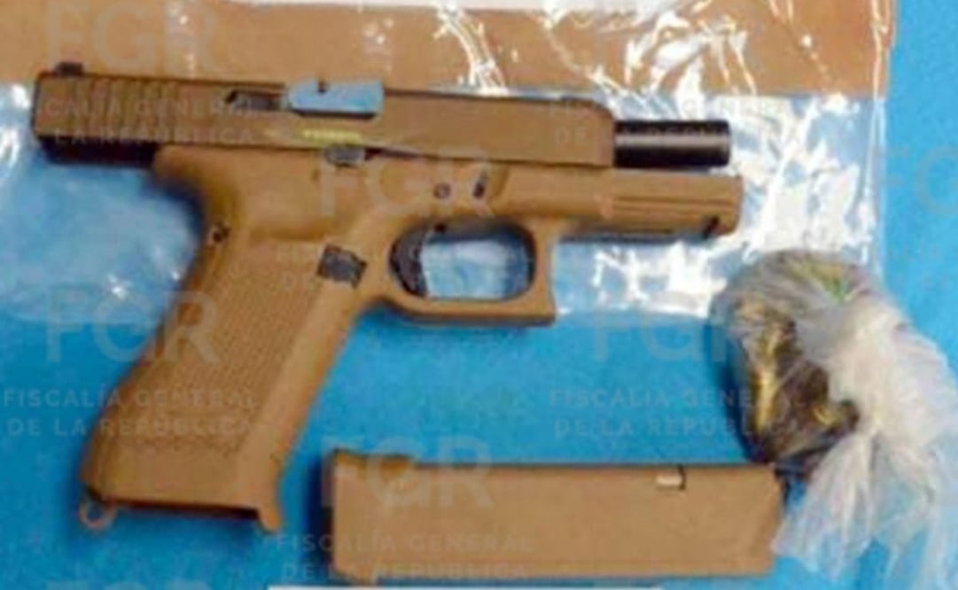 FGR anuncia vinculación a proceso a 10 personas por extorsión y portación de armas (14/04/2026). Foto: FGR