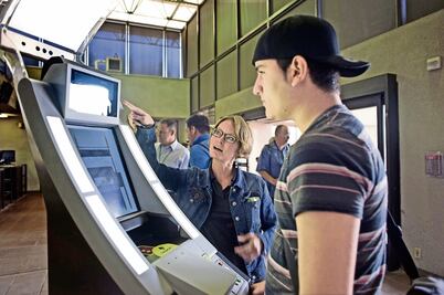 EU escanea cara y ojos de visitantes en frontera 