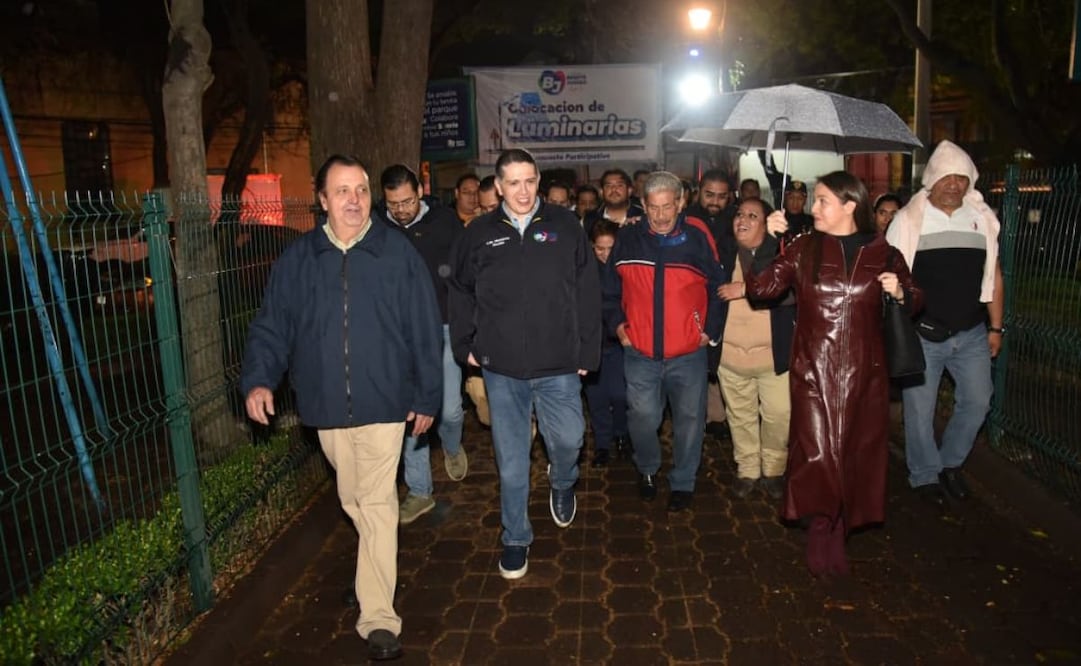 Luis Mendoza inicia recorridos en colonias de la alcaldía Benito Juárez; escucha necesidades de los habitantes.
Foto: Especial.