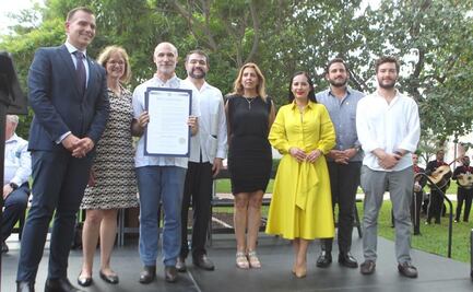 Sandra Cuevas realiza gira de trabajo por EU; participa en la develación de la escultura del expresidente Benito Juárez