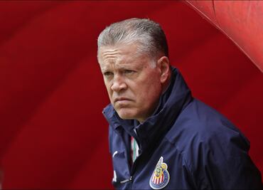 ¡Oficial! Ricardo Peláez queda fuera de las Chivas