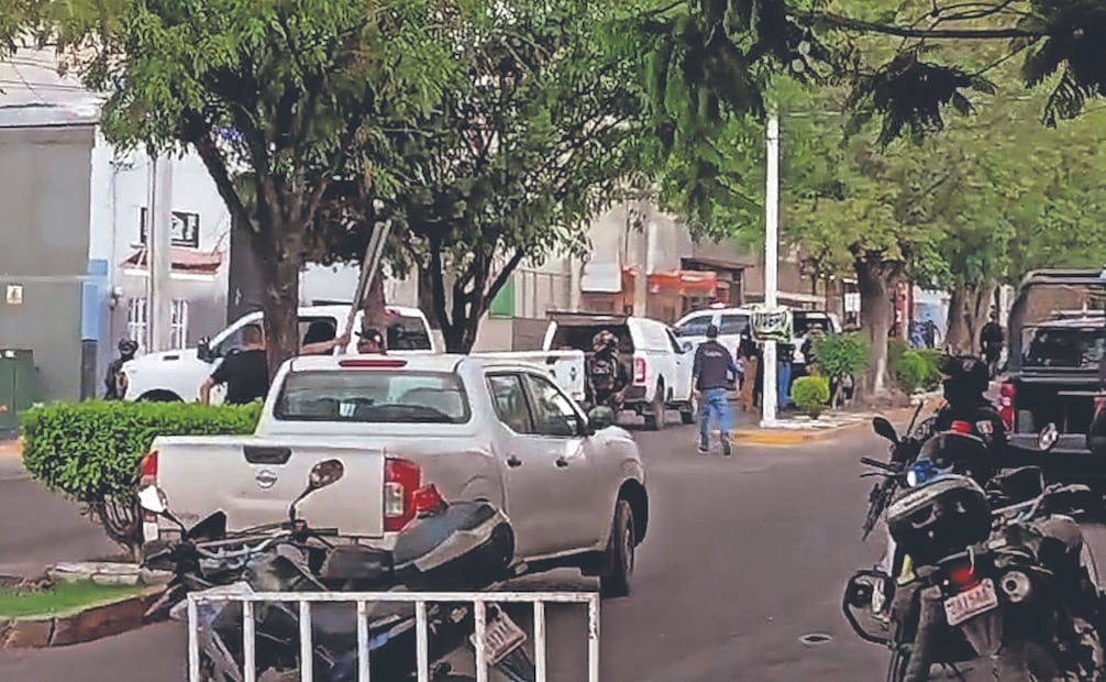 La tarde del domingo se llevó a cabo un operativo en el Bar Las Mister, en Fresnillo, propiedad de Juan Carlos Berumen, quien fue asesinado. Foto: Omar Hernández