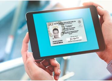 Sheinbaum anuncia reforzamiento del registro nacional de profesionistas; se detectaron cédulas falsas en el SAT