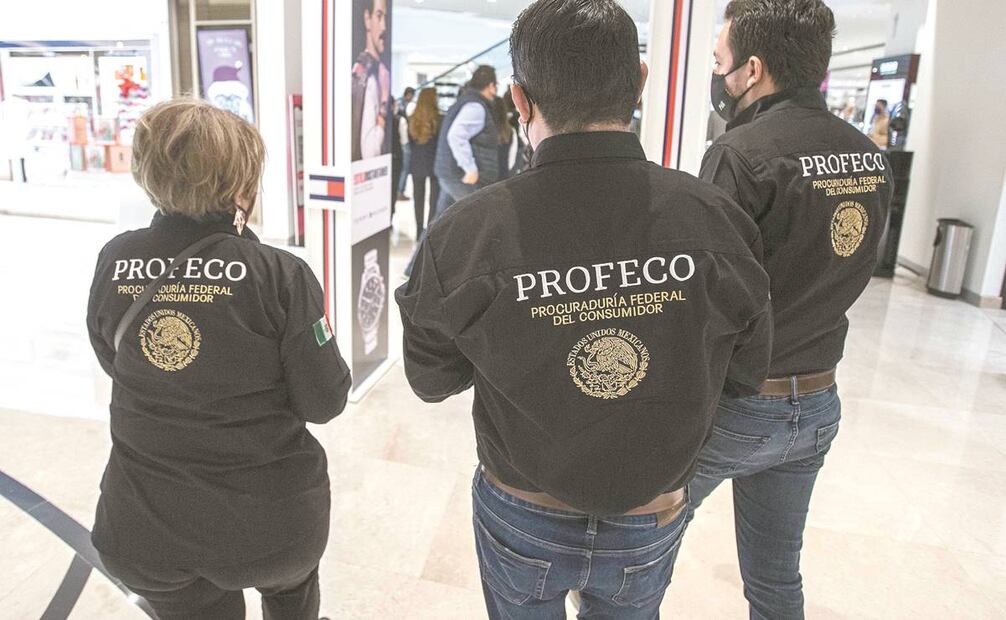 Inspectores de la Profeco. Foto: Archivo / EL UNIVERSAL
