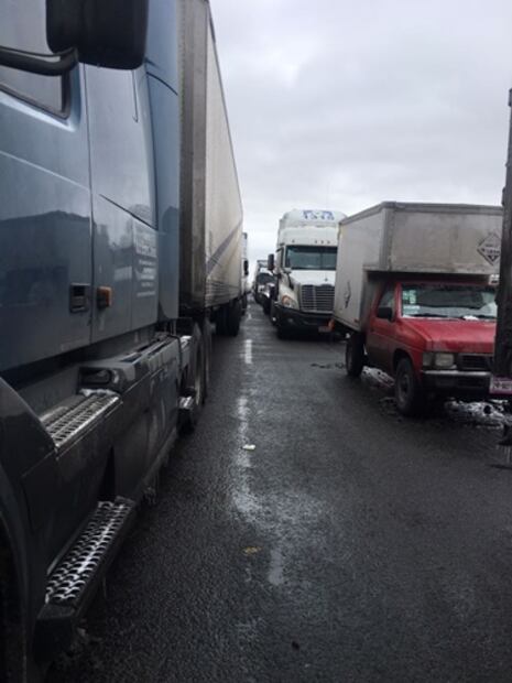 Por intensas nevadas cierran carretera a Nuevo Laredo