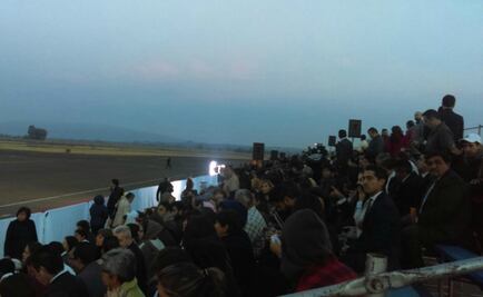 Esperan fieles al Papa en aeropuerto de Morelia