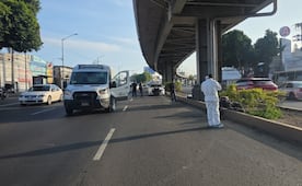 Muere motociclista tras impactarse contra muro en Iztapalapa; camioneta le cerró el paso
