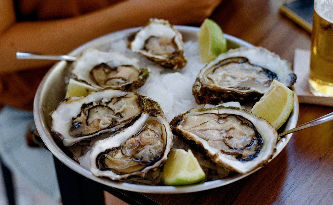 Esta es la manera correcta de comer almejas, ostiones y ostras. Foto: Pexels