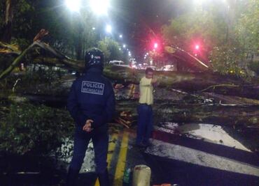 Tromba en Morelia deja afectaciones en al menos 10 colonias