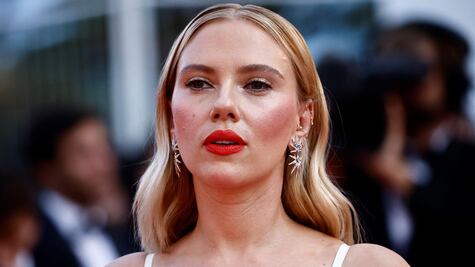 Scarlett Johansson pide a EU regular la IA tras video falso en el que critica a Kanye West