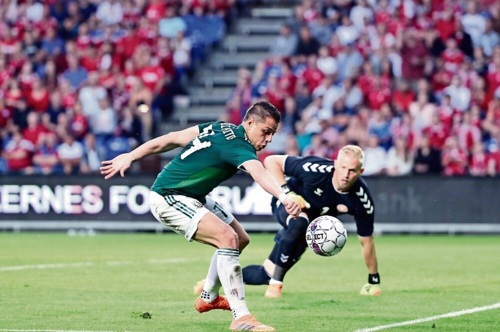 Javier Hernández sigue sin encontrar el gol con el equipo nacional; no anota desde octubre del año pasado (LUIS CORTÉS. EL UNIVERSAL)