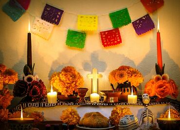 La ofrenda, un colorido ritual para reencontrarse con los difuntos