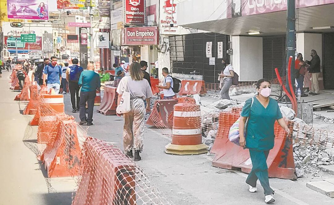 Todavía se trabaja en detalles en banquetas y camellones. Foto: Diego Simón/ El Universal.