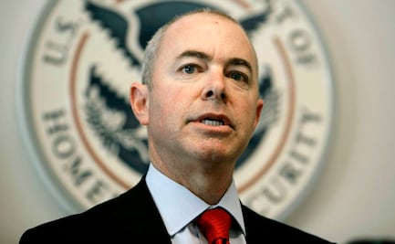 EU cancela emisión de multas a migrantes que no cumplan órdenes de deportación