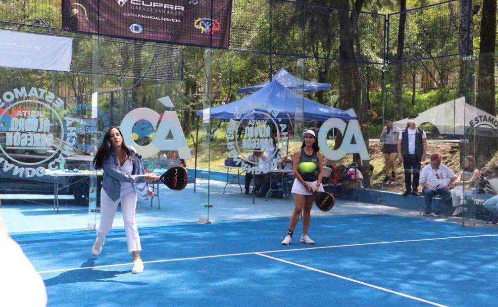 Lía Limón invitó a los participantes del abierto de Pádel a recorrer el parque y a disfrutarlo como lo hacen los vecinos y visitantes de otras partes de la CDMX. Foto: Especial