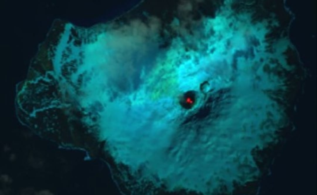 Volcán del Monte Michael, con un lago de lava en su cráter. Foto: LANDSAT/NASA