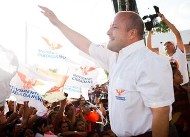 Exige Alfaro investigación por ataque a chofer