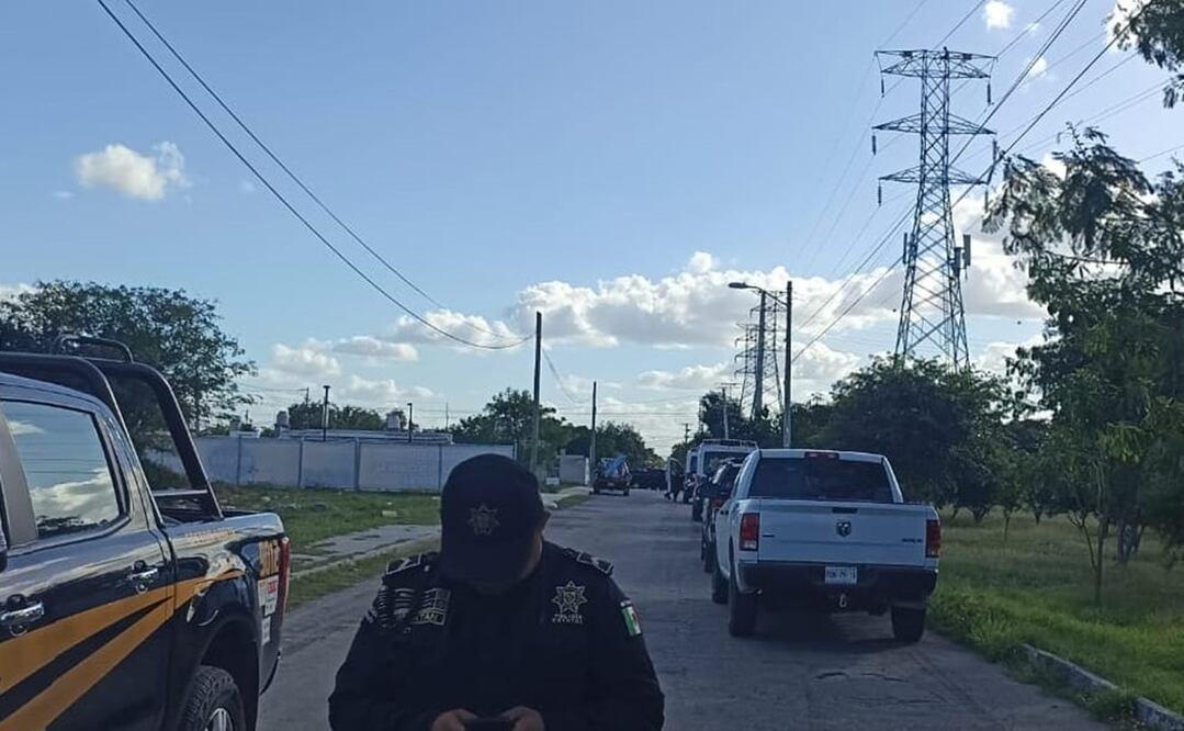Mujer subió a una torre de alta tensión en Mérida para obligar a que arrestaran a su pareja. FOTO: Especial
