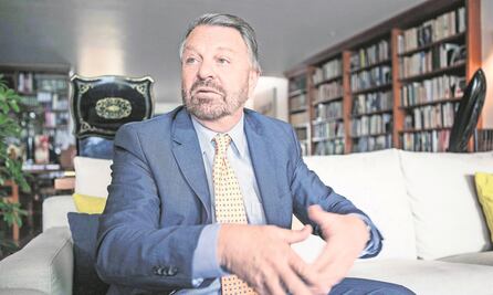 Castañeda, en un cuarto en guerra