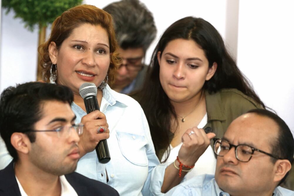 Durante una mesa de diálogo celebrada ayer, connacionales denunciaron haber sufrido en su camino de regreso a México desde Estados Unidos, ataques a sus derechos, como detenciones ilegales y violaciones al debido proceso. (BERENICE FREGOSO. EL UNIVERSAL)
