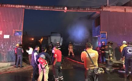 Registran incendio en bodega de Coacalco; hay 11 lesionados 