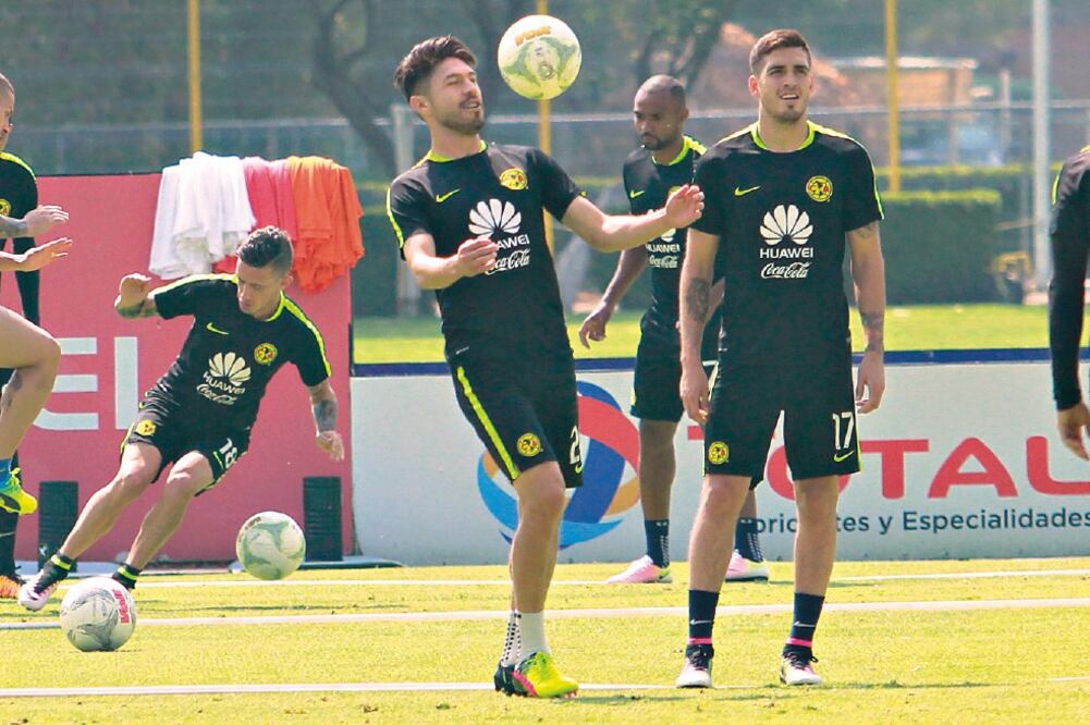 El “Cepillo” (izquierda) es el hombre gol que requiere la selección que asistirá a los Juegos Olímpicos (ÁLVARO PAULIN. IMAGO7)