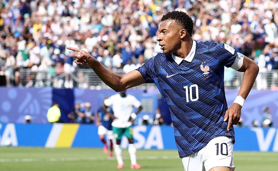Kylian Mbappé empezó la Copa del Mundo con doblete ante Senegal / Foto: AFP